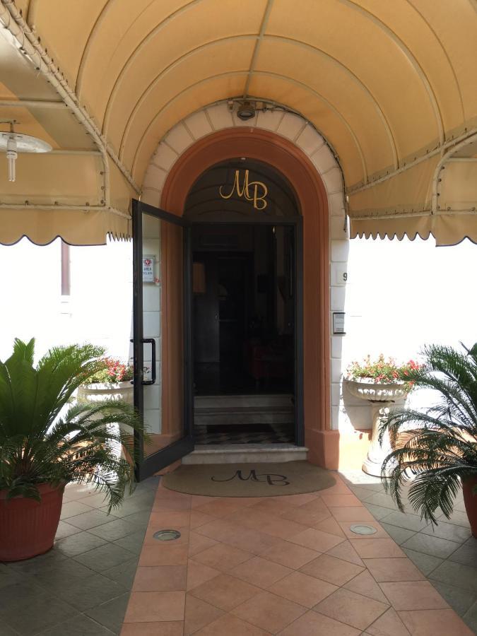 Hotel Mare Blu Лидо Ди Камайоре Екстериор снимка