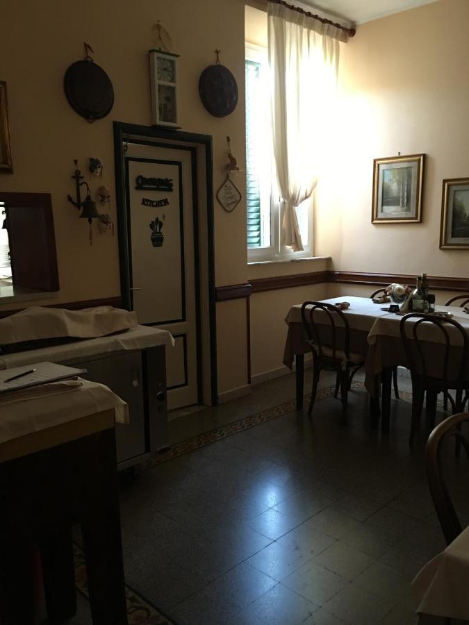 Hotel Mare Blu Лидо Ди Камайоре Екстериор снимка